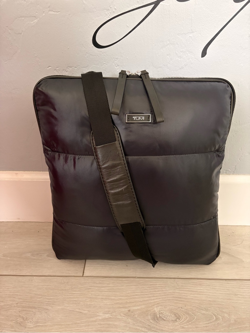 NWOT Tumi Black Puffer Laptop Crossbody Bag